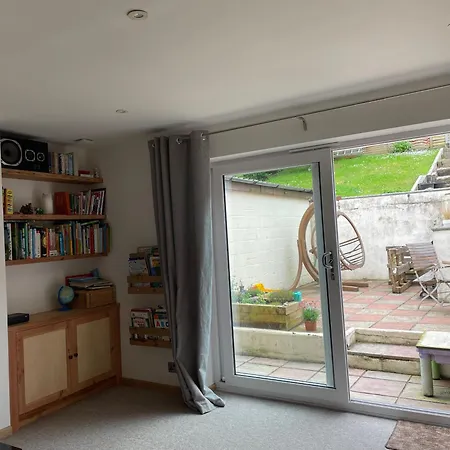 Glyn House By Cliftonvalley Holiday home *